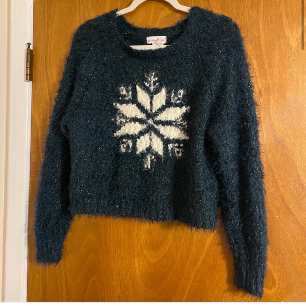 Shrinking Violet cozy sweater size large